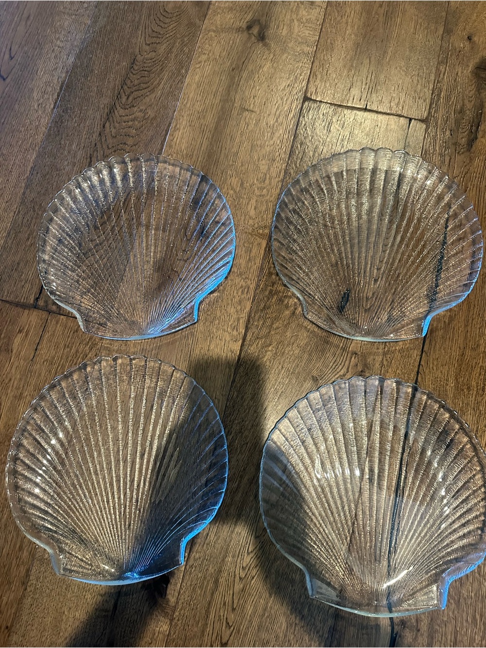 Vintage Set of 4 Shell Shaped Plates